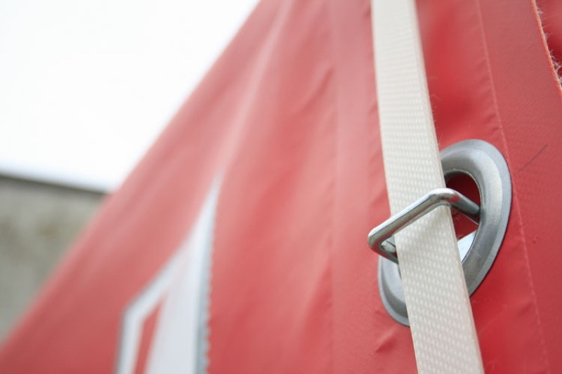 Fitted trailer cover detail